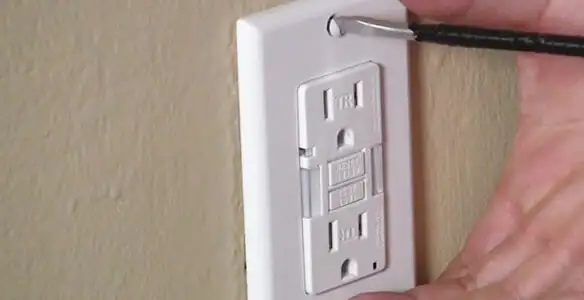 gfc outlets service securing and mounting ground fault circuit interrupter outlet by certified electricians in Arlington, TX