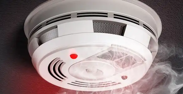 Installed smoke detector providing reliable fire detection in Arlington, TX